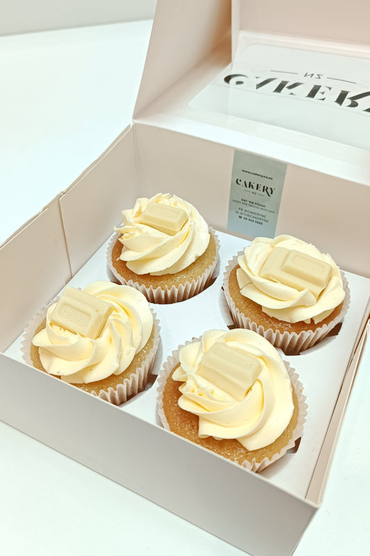 Classic Vanilla Cupcakes