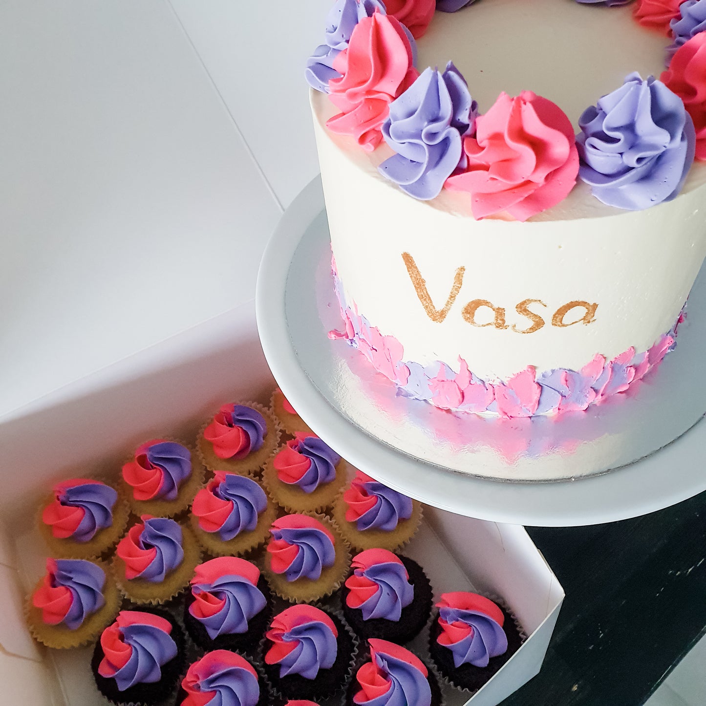 Signature Cake and Mini Cupcake Set