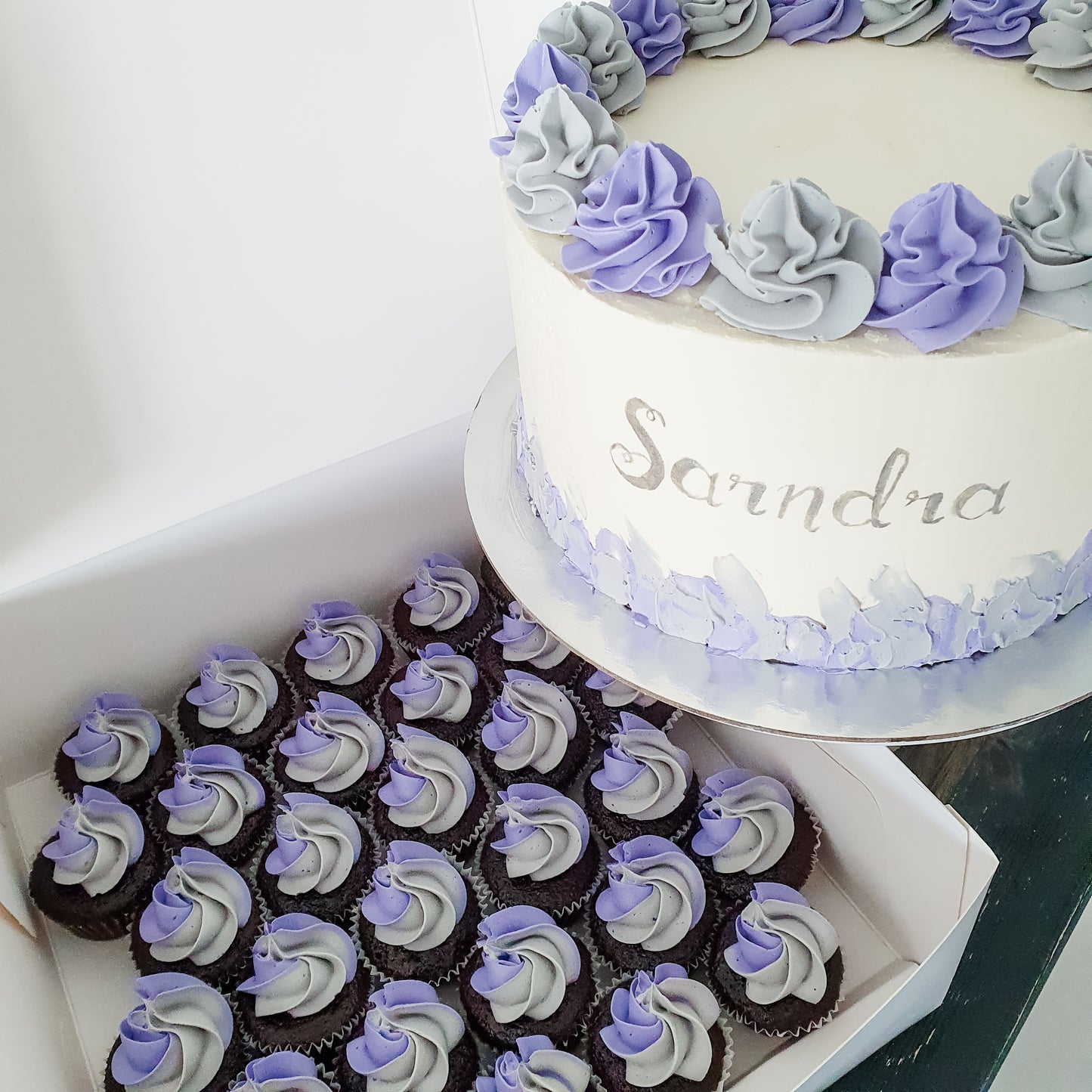 Signature Cake and Mini Cupcake Set