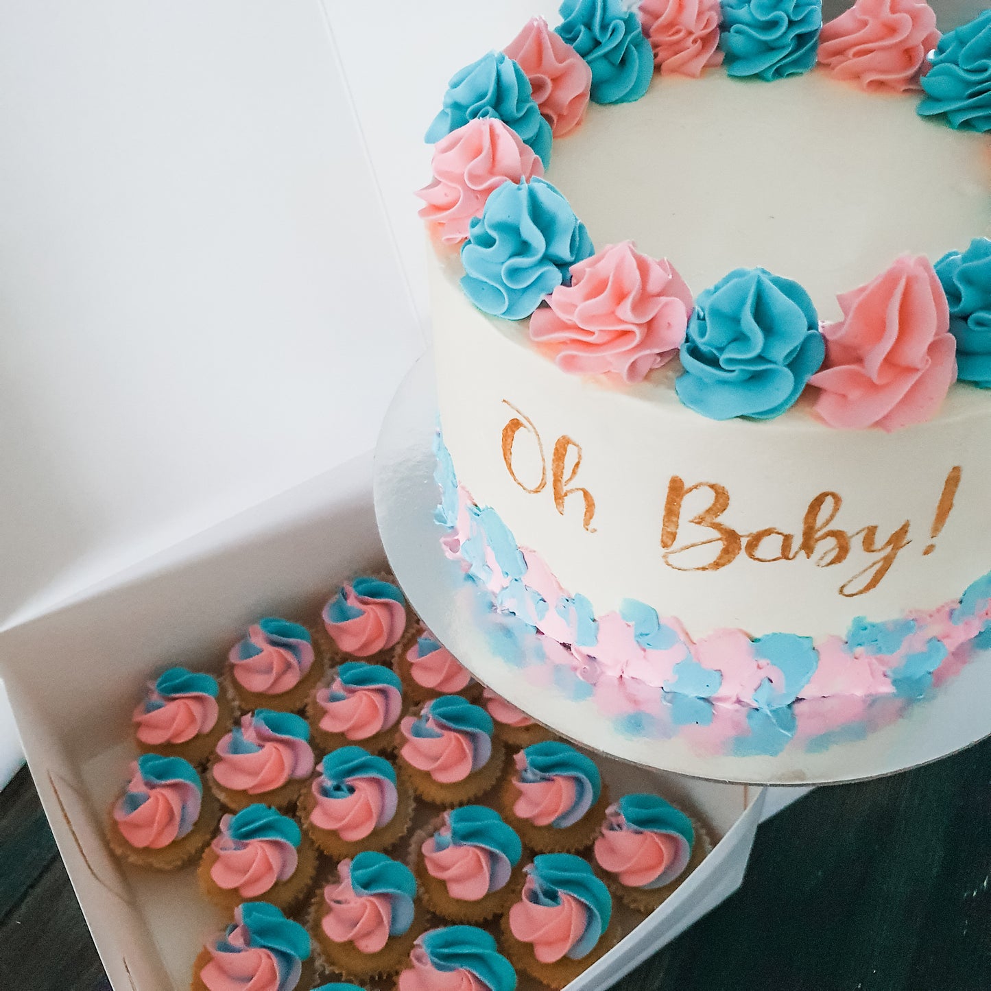 Signature Cake and Mini Cupcake Set