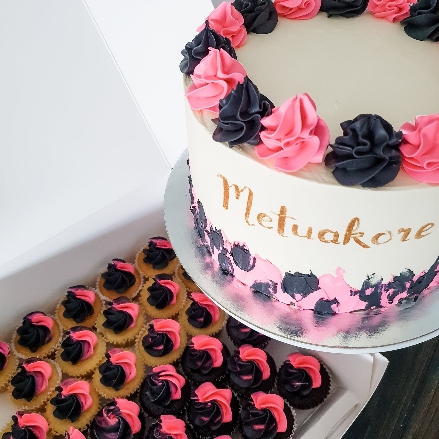 Signature Cake and Mini Cupcake Set