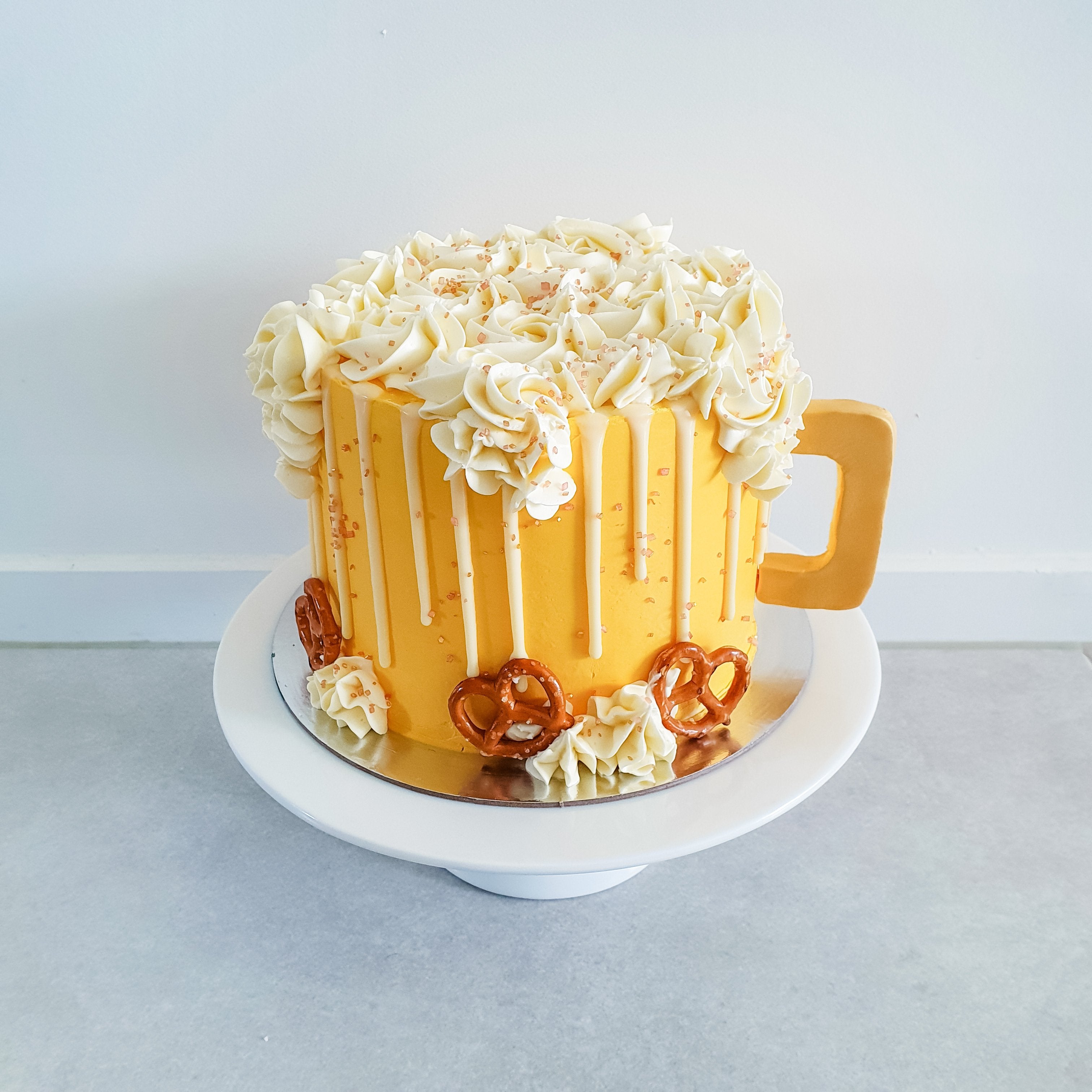 Made a beer mug cake for a friend's birthday : r/Baking